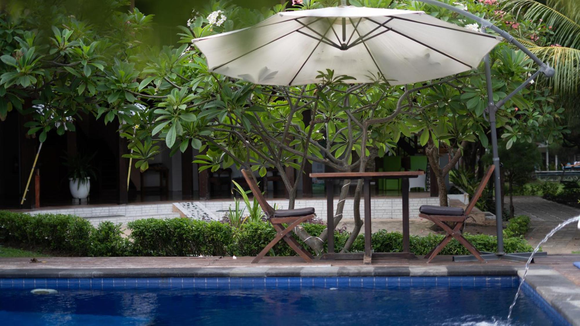 Hotel Royal Regantris Karang Gili Air